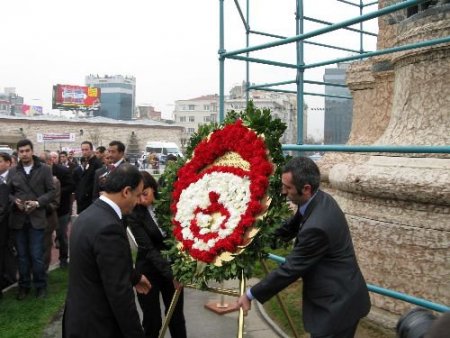 24 Kasım Öğretmenler Günü Nedeniyle Taksim'de Tören Düzenlendi