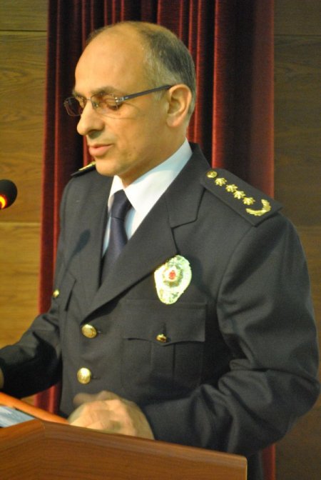 24 polis adayı sigaraya terk etti