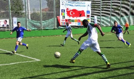 24 ülke genci turnuvada buluştu, şampiyon Afrika oldu