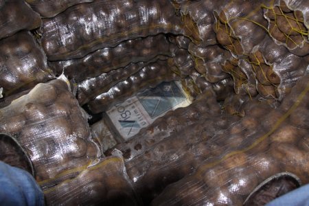 25 bin paket kaçak sigara ele geçirildi