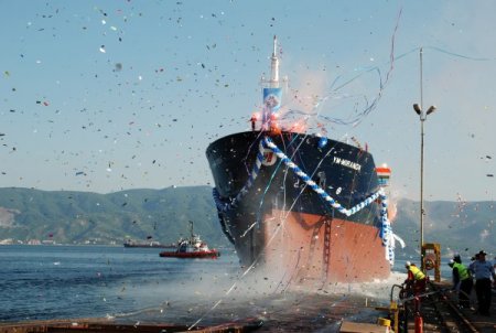 25 Milyon Dolarlık Tanker Suya İndirildi