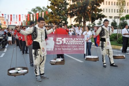 26 Ülkeden Gelenler Silivri'nin Yoğurdunu Yedi