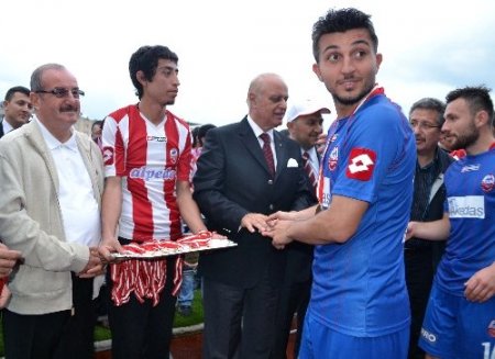 26 yıllık özlemi gideren Kahramanmaraşspor, sezonu galibiyetle tamamladı