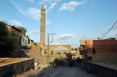 27 Sahabeye Evsahipliği Yapan Hz. Süleyman Camii'nin Çevresi Çöplük Gibi