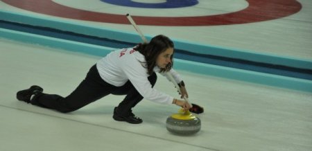 27 ülkeden 300 körlingçi, Erzurum’da boş tribünlere oynuyor