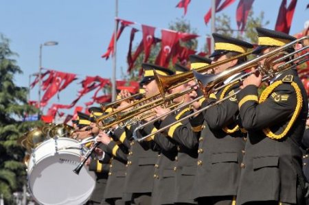 29 Ekim Kutlama Töreni Patlamanın Gölgesinde Kaldı