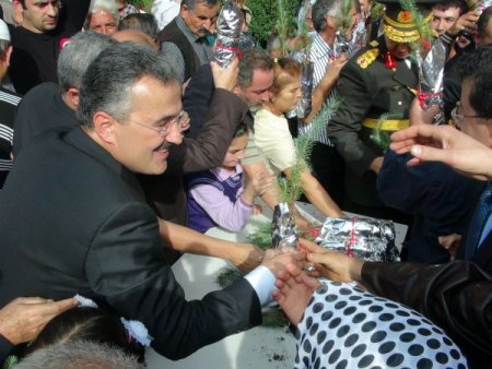 29 Ekim tören geçişinde maden işçileri büyük ilgi gördü