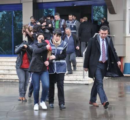 3 aydır takip edilen fuhuş çetesi çökertildi