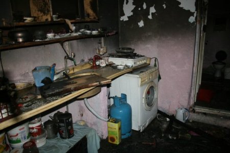 3 Çocuğunu Yangından Kurtaran Anne Hayatını Kaybetti