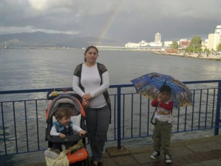 3 Çocuk Annesi Kadın, Kız Kardeşini Korumak İsterken Öldürüldü