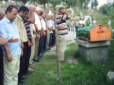 30 Yıllık Gazeteci Akciğer Kanserine Yenik Düştü
