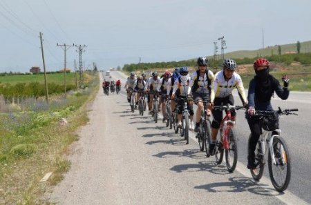 300 sporcu Nemrut Dağı'na bisikletle tırmanacak