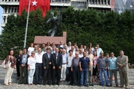 32 Gazeteci Cemiyeti Başkanı, İzmir'in Kurtuluş Şenliklerine Katıldı