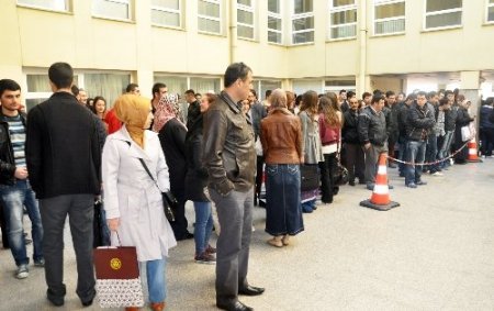 32 kişilik kadro için bin 511 kişi ter döktü