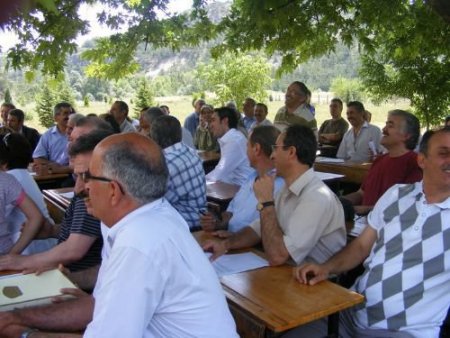 32 Yıl Sonra Temsili Olarak Oluşturulan Sınıfta Tekrar Kara Tahta Başına Geçtiler