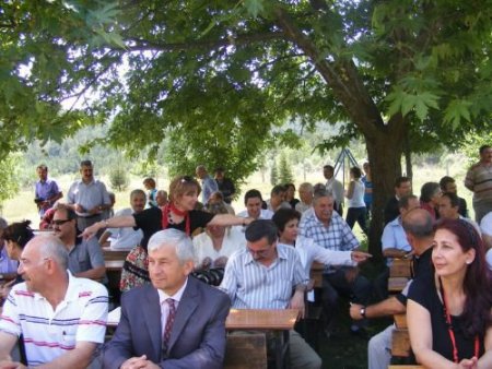 32 Yıl Sonra Temsili Olarak Oluşturulan Sınıfta Tekrar Kara Tahta Başına Geçtiler