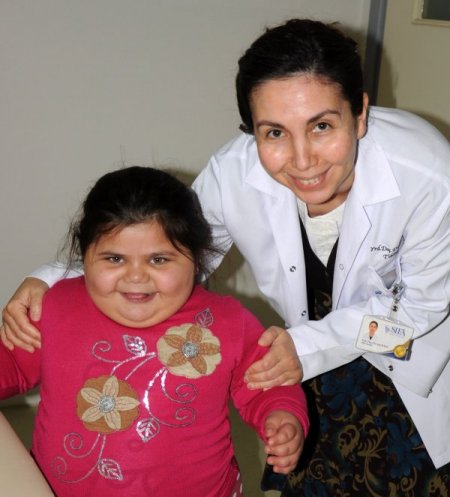 4,5 yaşındaki Yazgülü 45 kilo