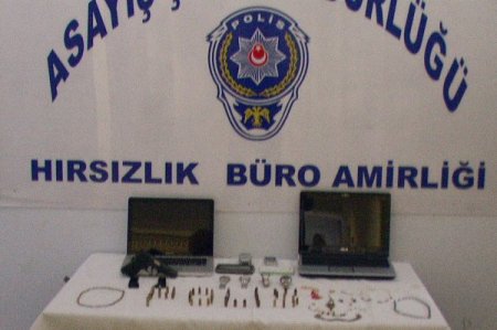 4 ev ve 1 işyerini soyan hırsızlar polisten kaçamadı