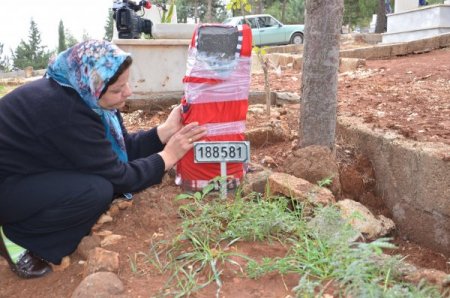 4 ferdini teröre şehit veren Aker ailesi bayrama buruk girdi