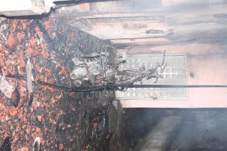 4 katlı binada çıkan yangın mahalle halkını sokağa döktü