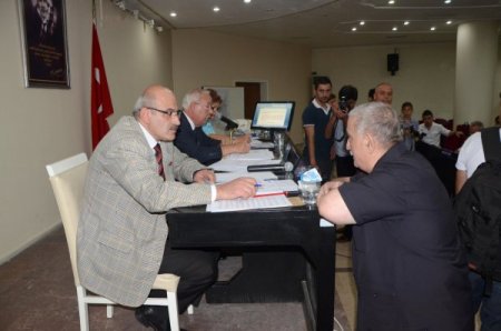 4 meclis üyesinin yakınına belediyeden sözleşmeli kıyak