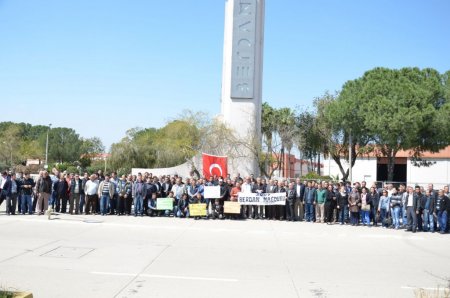4 yıl önce kapanan fabrikanın işçileri alacakları için eylem yaptı