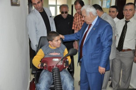 40 Engelli Vatandaşa Tekerlekli Sandalye Yardımı