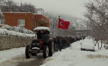 40 Santimetre Kar Üzerinde Düğün
