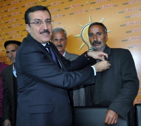 480 Alevi vatandaş AK Parti’ye katıldı