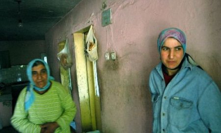 5 Engellisi Olan Aile Zorluklar İçinde Hayata Tutunmaya Çalışıyor