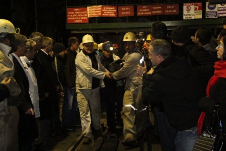 5 işçinin cenazesi otopsi için morga götürüldü