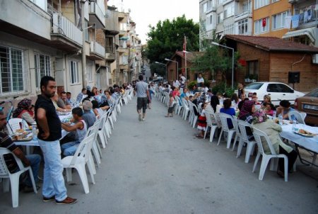 5 Mahalle Bir Arada İftar Yaptı