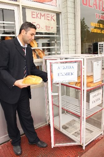 5 Yıldır, 'askıda Ekmek' Uygulamasını Sürdürüyor