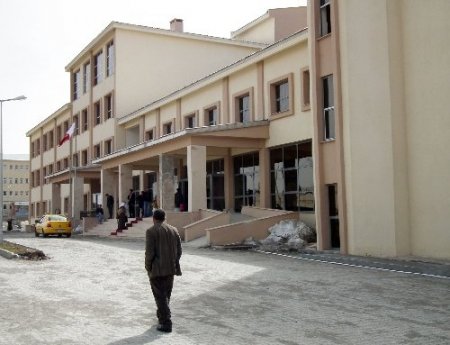 50 yataklı Sarıkamış Devlet Hastanesi hizmete girdi