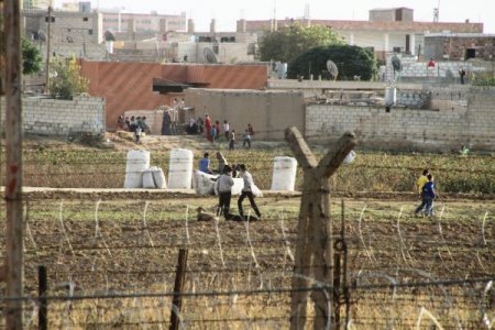 500 Suriyeli Şenyurt beldesine sığındı