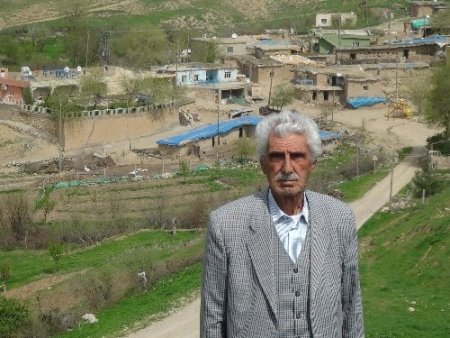 53 yıllık muhtar bu yıl da köyün yolunu asfaltlattıramazsa istifa edecek