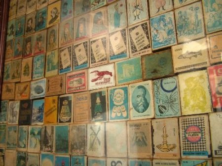 55 Yıldır Biriktirdiği Kibrit Kutularını İşyerinde Sergiliyor