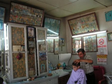55 Yıldır Biriktirdiği Kibrit Kutularını İşyerinde Sergiliyor
