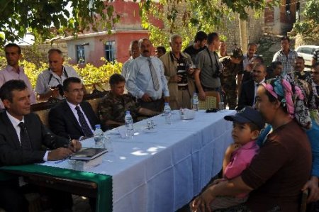 59 Yaşındaki Kadın Okuma Yazma Öğrenip Muhtar Olacak