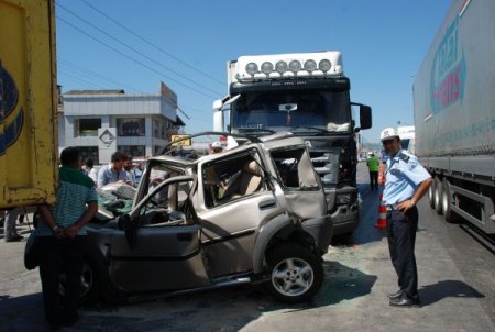 6 Aracın Karıştığı Zincirleme Kazada 3 Kişi Yaralandı