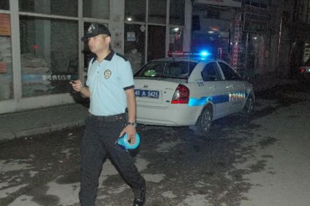 6 Yaşındaki Kızının Gözü Önünde Kendini Astı