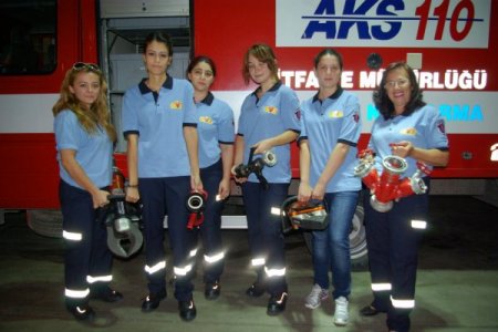 60 yaşındaki torun sahibi kadın gönüllü itfaiyeci oldu