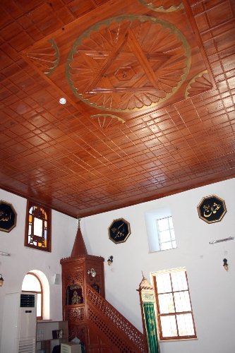 600 yıllık Osmanlı köyündeki cami restore edildi