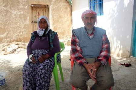 65 yıldır kimlik alamayan kadın, yetkililerden yardım istiyor