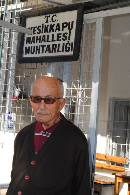 66 yıl aralıksız görev yaptı, yılın muhtarı seçildi