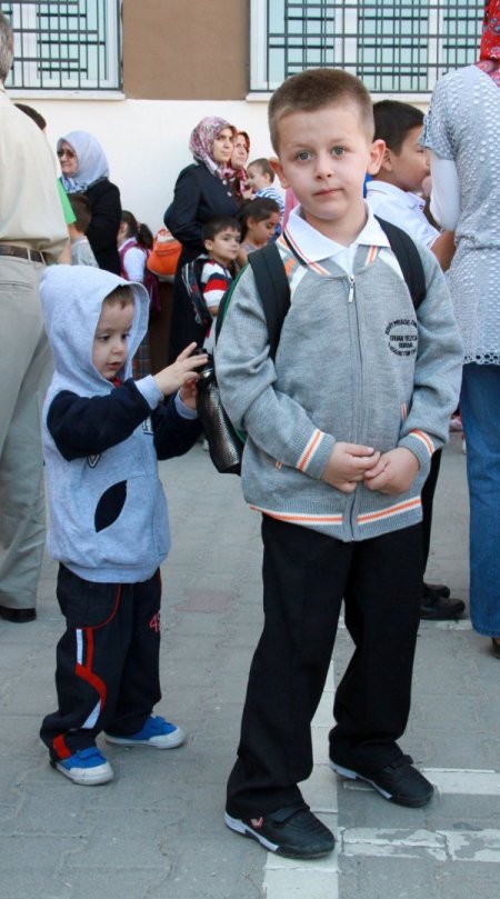 66'lıklar şarkılar ve gözyaşı arasında ders başı yaptı