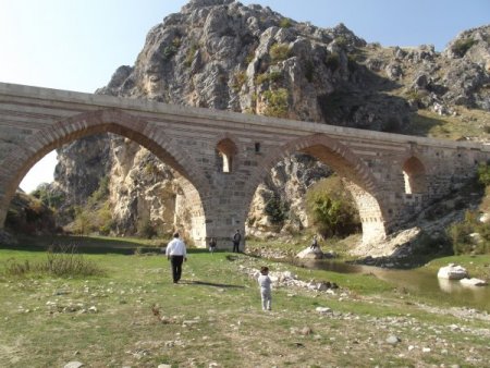 7 asırlık tarihi Kurt Köprüsü ilgi bekliyor