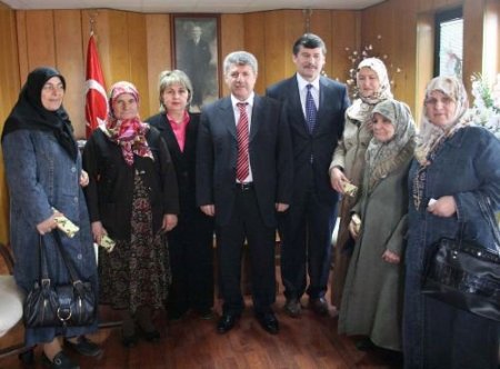 70'inden Okuma Yazma Öğrendiler, Bursa Gezisini Kaptılar