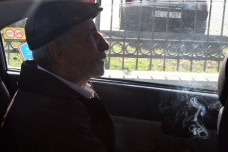 72 Yaşında Esrar Taşırken Yakalandı