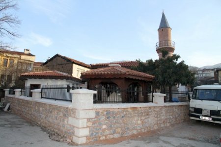 75 yıldır ev olarak kullanılan mescit, ibadete açılmak için gün sayıyor